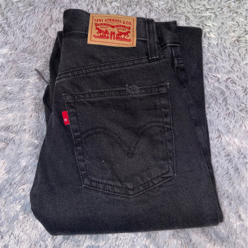 NWOT Levi's High Waisted Black Mom Jeans Classic Style
